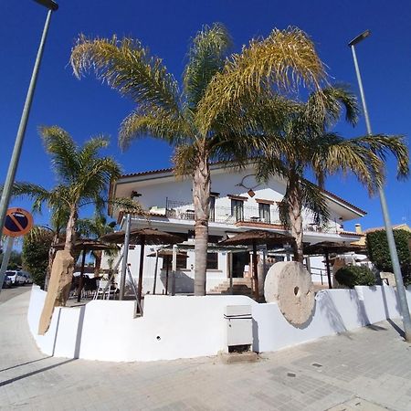 Hostal Espai Mediterrani 拉波夫拉德瓦利沃纳 外观 照片