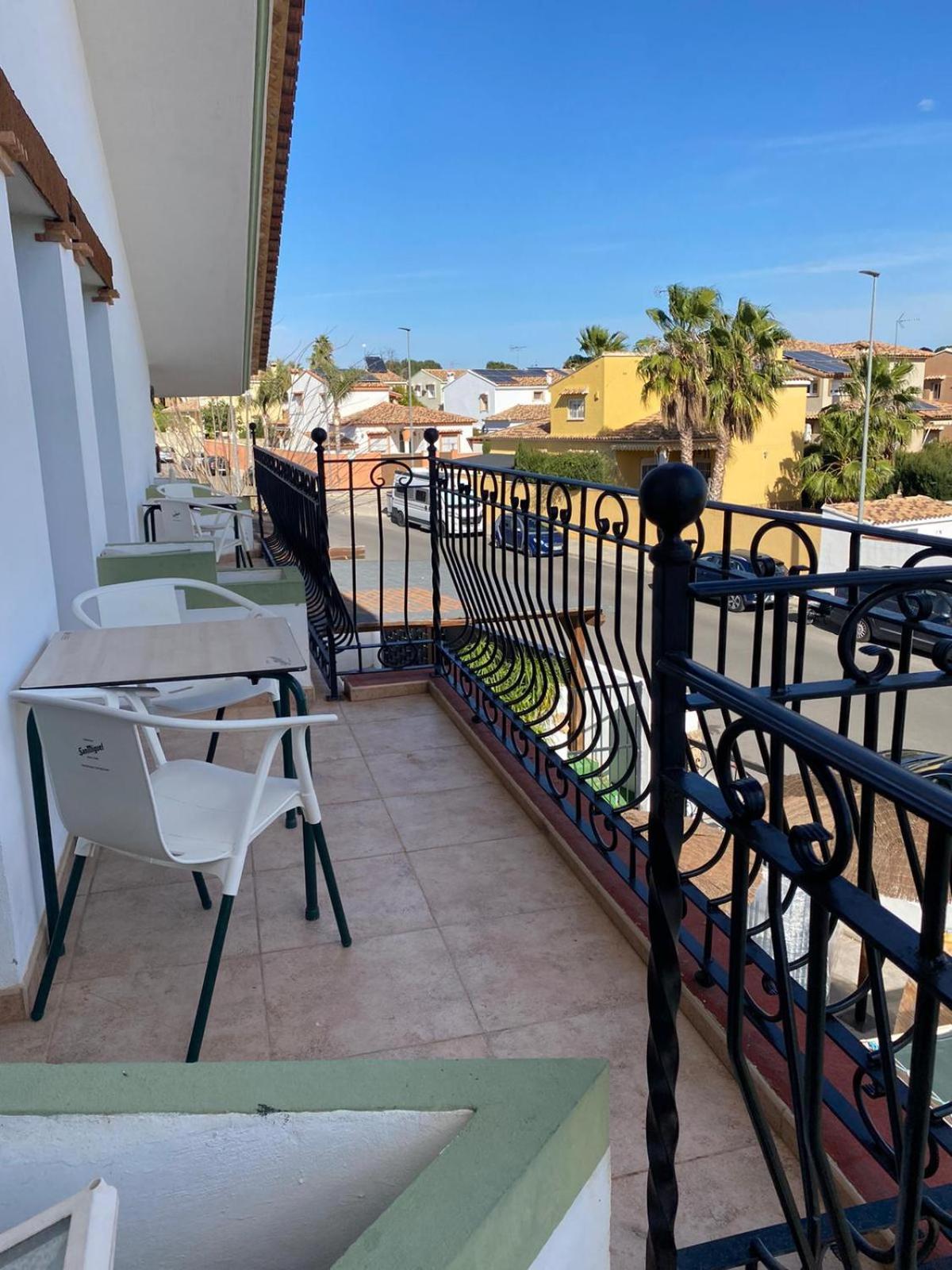 Hostal Espai Mediterrani 拉波夫拉德瓦利沃纳 外观 照片