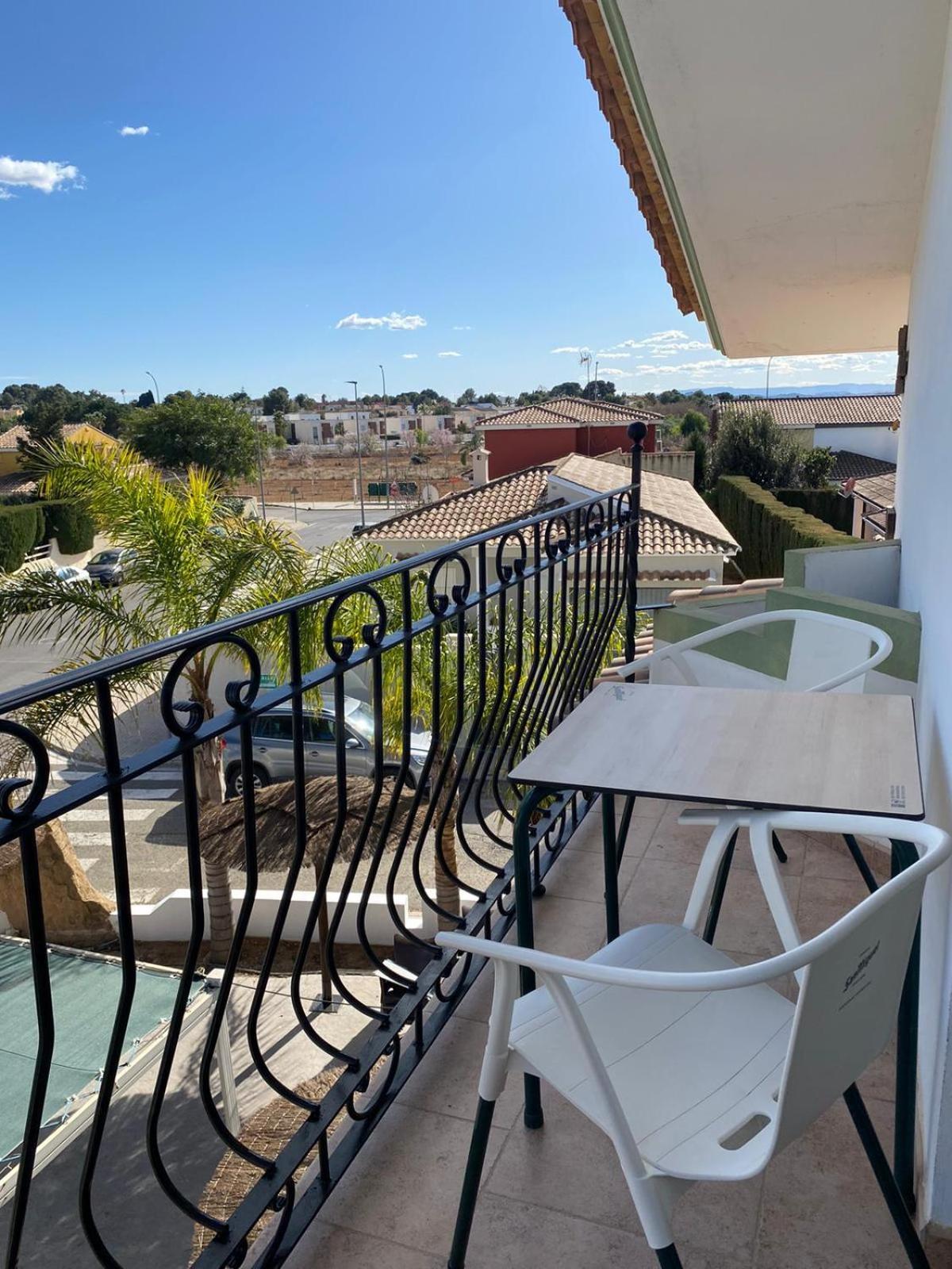 Hostal Espai Mediterrani 拉波夫拉德瓦利沃纳 外观 照片